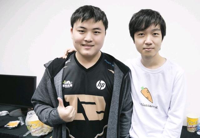 女亮相看台 女亮相看台